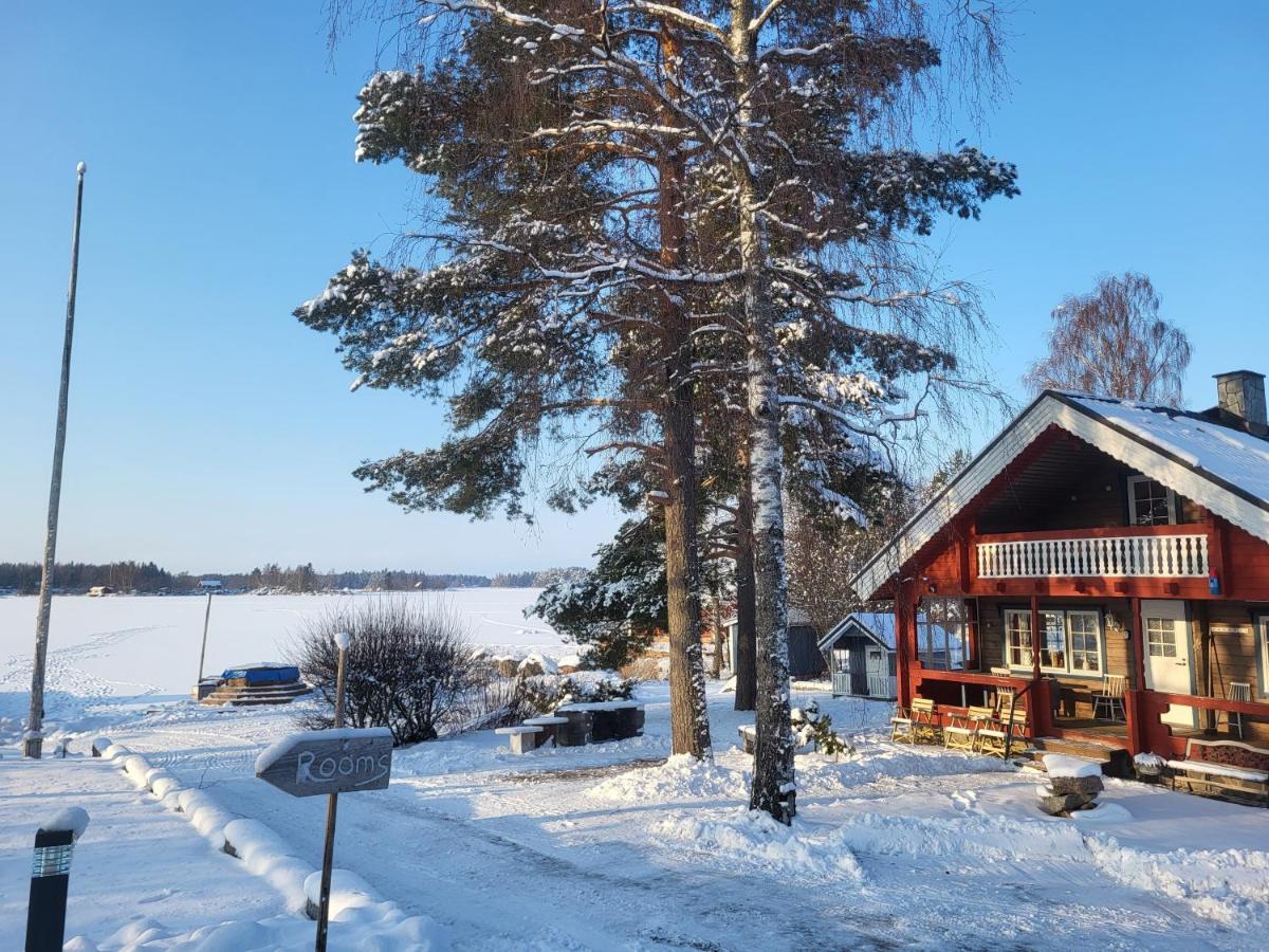 Hébergement de vacances 3 Bedroom With Sauna By The Sea *